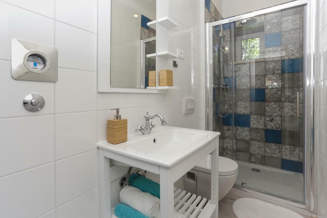 Beach Apartment Korina Sumpetar Esterno foto