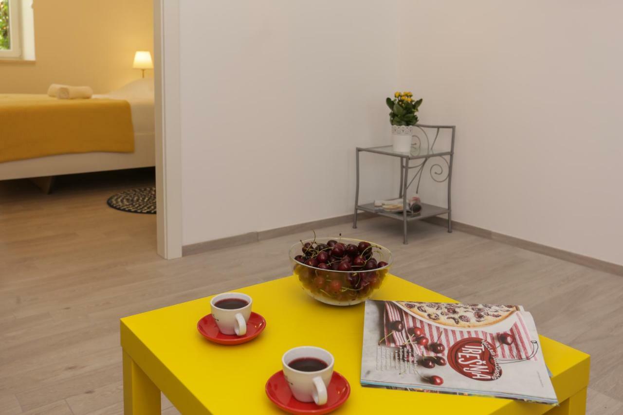 Beach Apartment Korina Sumpetar Esterno foto