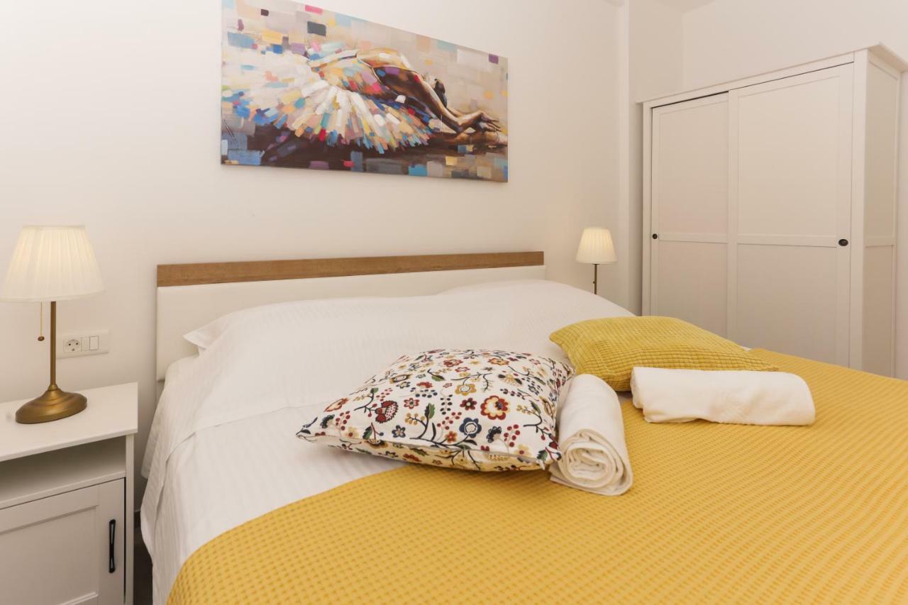 Beach Apartment Korina Sumpetar Esterno foto