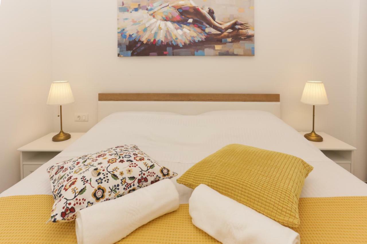 Beach Apartment Korina Sumpetar Esterno foto